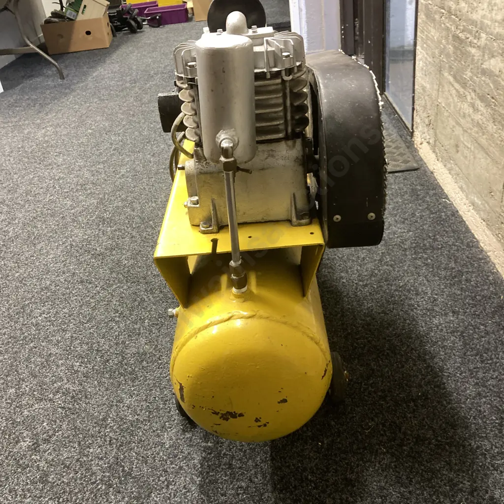 Hindin Belt Drive Air Compressor Model SBE10D, GMG 1.5Hp Single Phase Motor (As Found) Image 1++